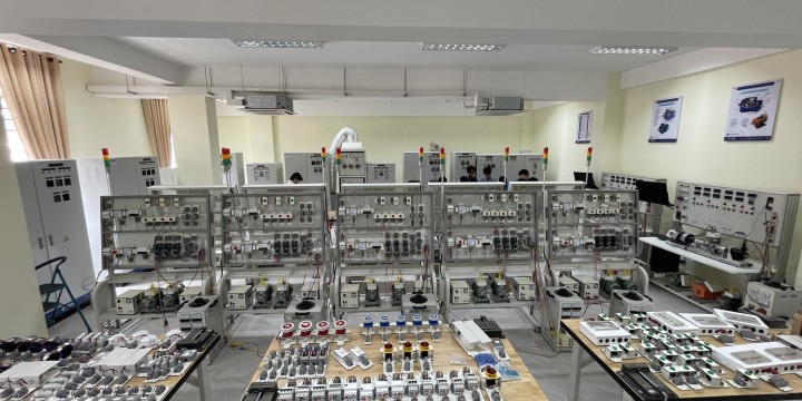 Industrial Electrical Engineering Training equipment
